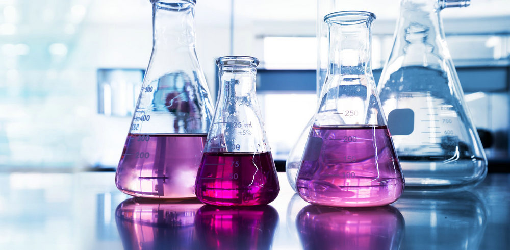 Compatibilidade Química do PEEK: O Guia Completo para Engenheiros Compatibilidade Química do PEEK: O Guia Completo para Engenheiros