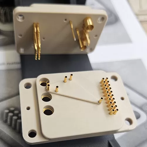 Serviços de Usinagem CNC em PEEK