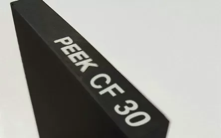 PEEK com 30% de fibra de carbono (CF30) explicado para engenheiros