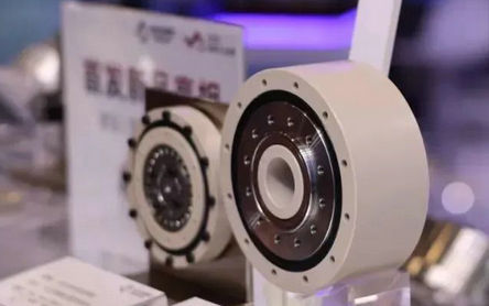 Redutores harmônicos de PEEK: vantagens do material e aplicações