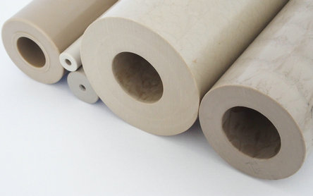 Tubo de PEEK Natural vs PEEK com Carga: qual é o certo para sua aplicação?